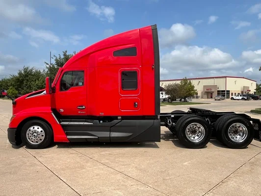 2024 Kenworth T680 in Cedar Rapids, IA — photo 17