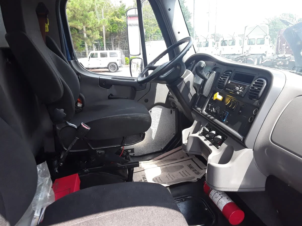 2020 Freightliner M2 106 in Charlotte, NC — photo 12
