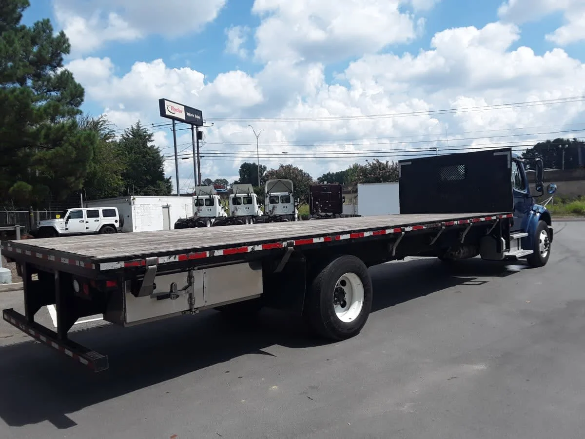 2020 Freightliner M2 106 in Charlotte, NC — photo 4