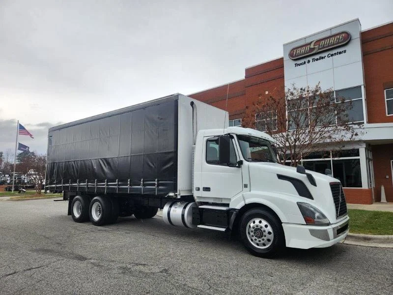 2018 Volvo VNL 300 in North Wilkesboro