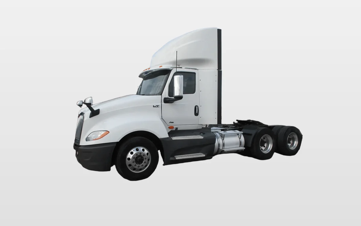 2019 International LT - image 1