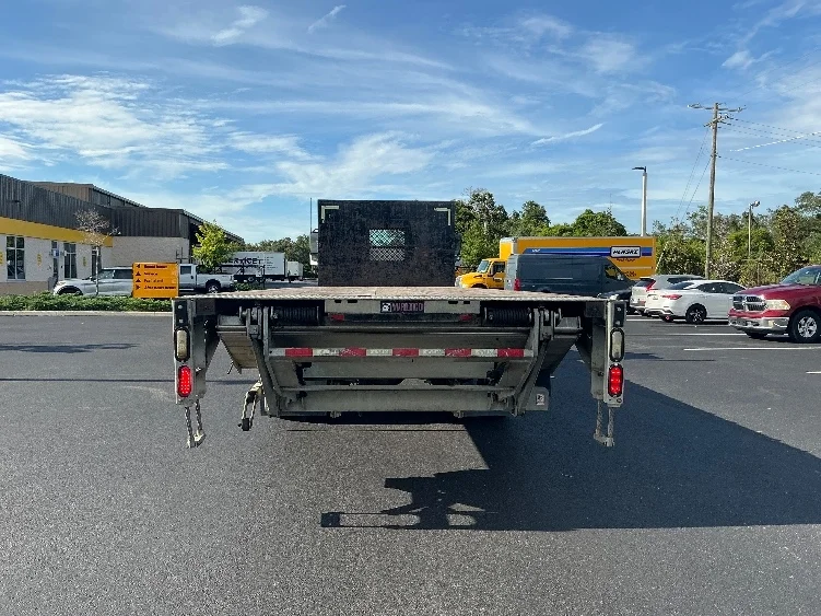 2019 Freightliner M2 106 - image 6