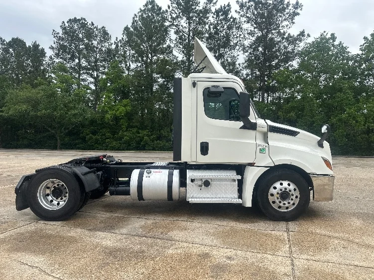 2019 Freightliner Cascadia in Hammond, LA — photo 7