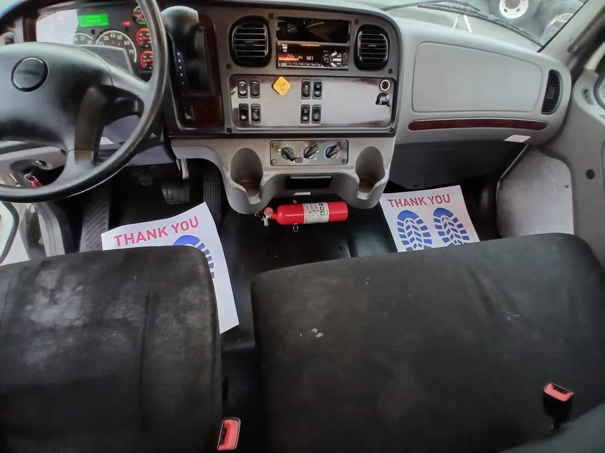 2019 Freightliner M2 106 - image 7