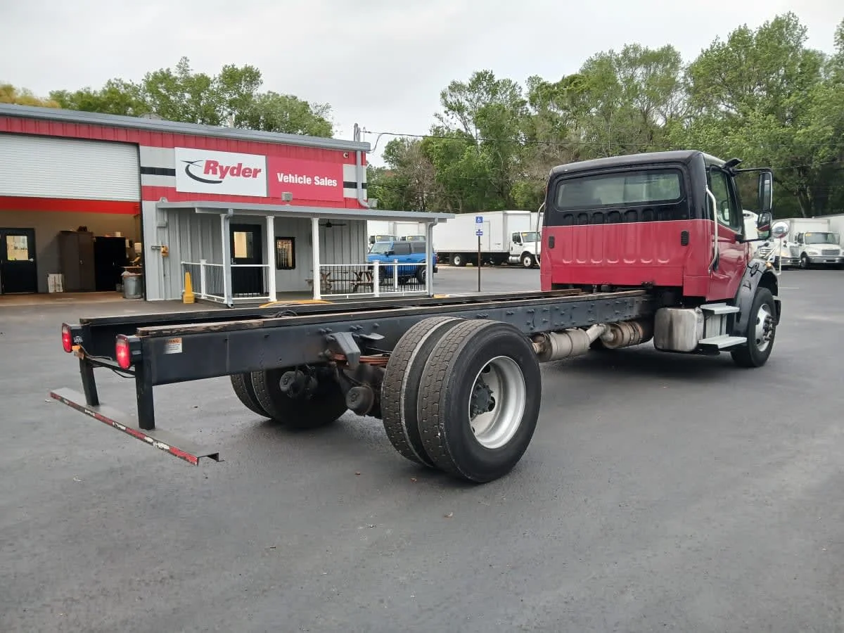 2019 Freightliner M2 106 in Jacksonville, FL — photo 4