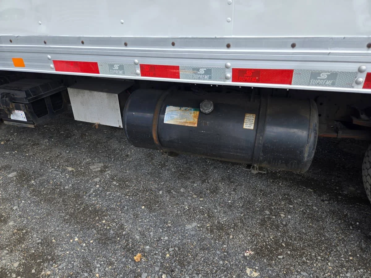 2019 Isuzu NQR - image 12