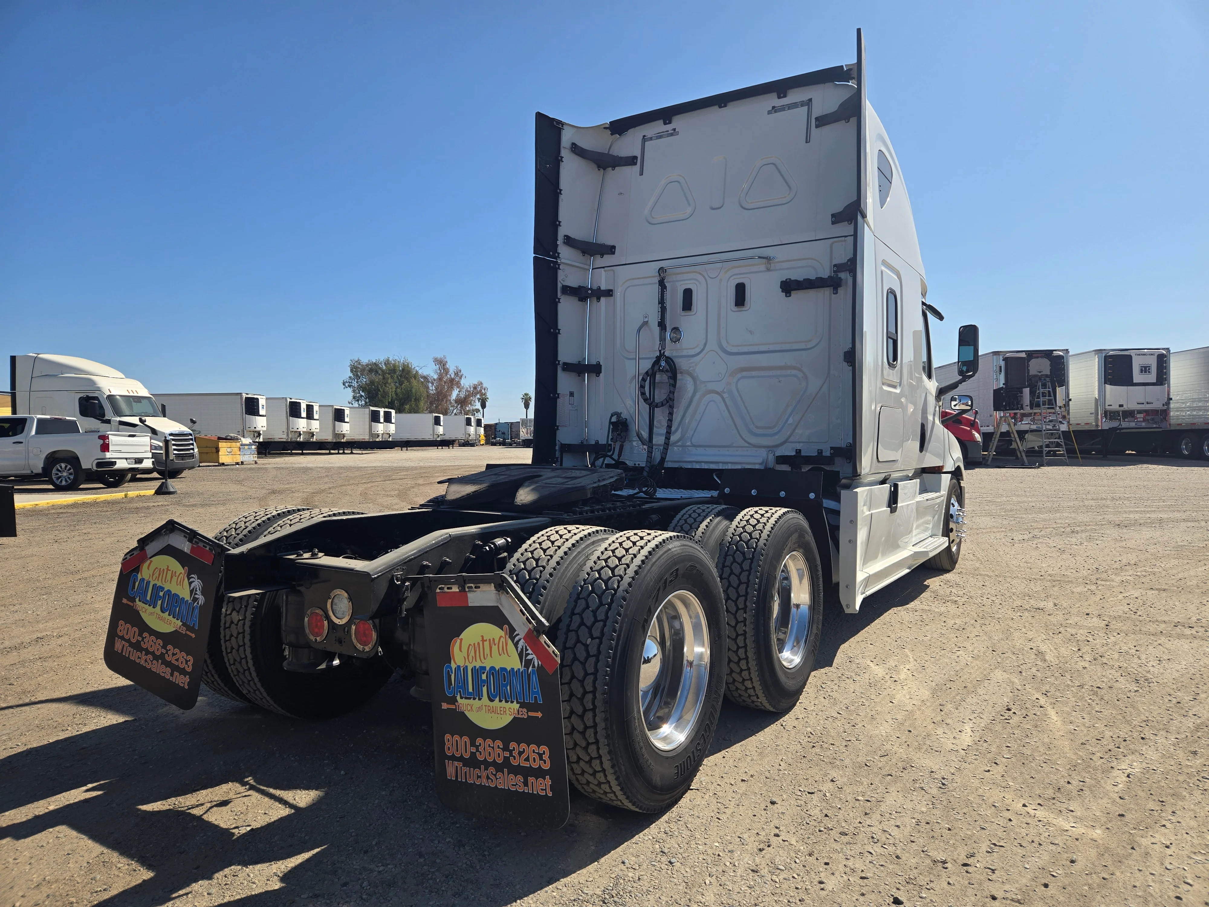 2020 Freightliner Cascadia in Fresno, CA — photo 6