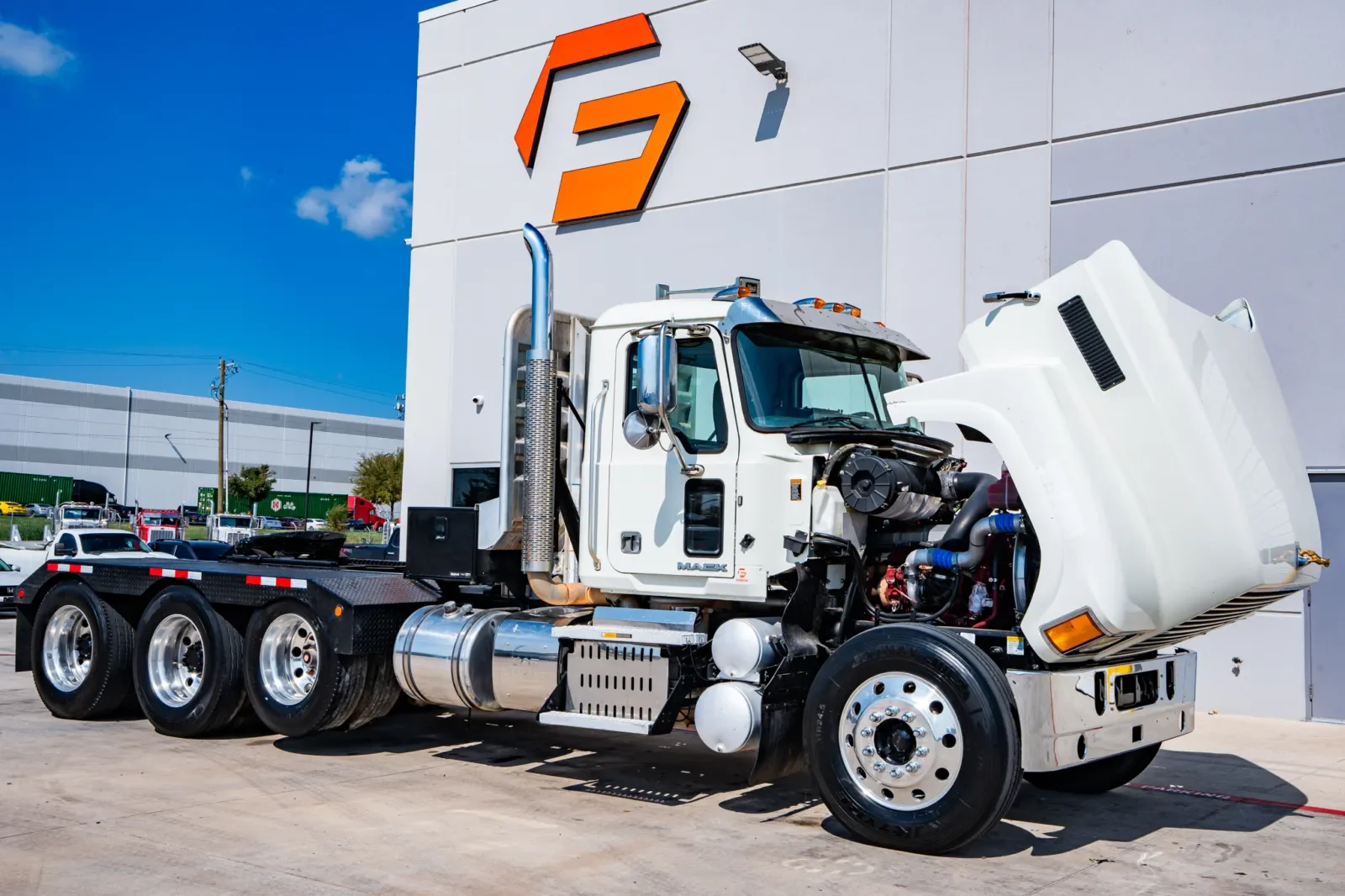 2015 Mack Pinnacle in Hutchins, TX — photo 9