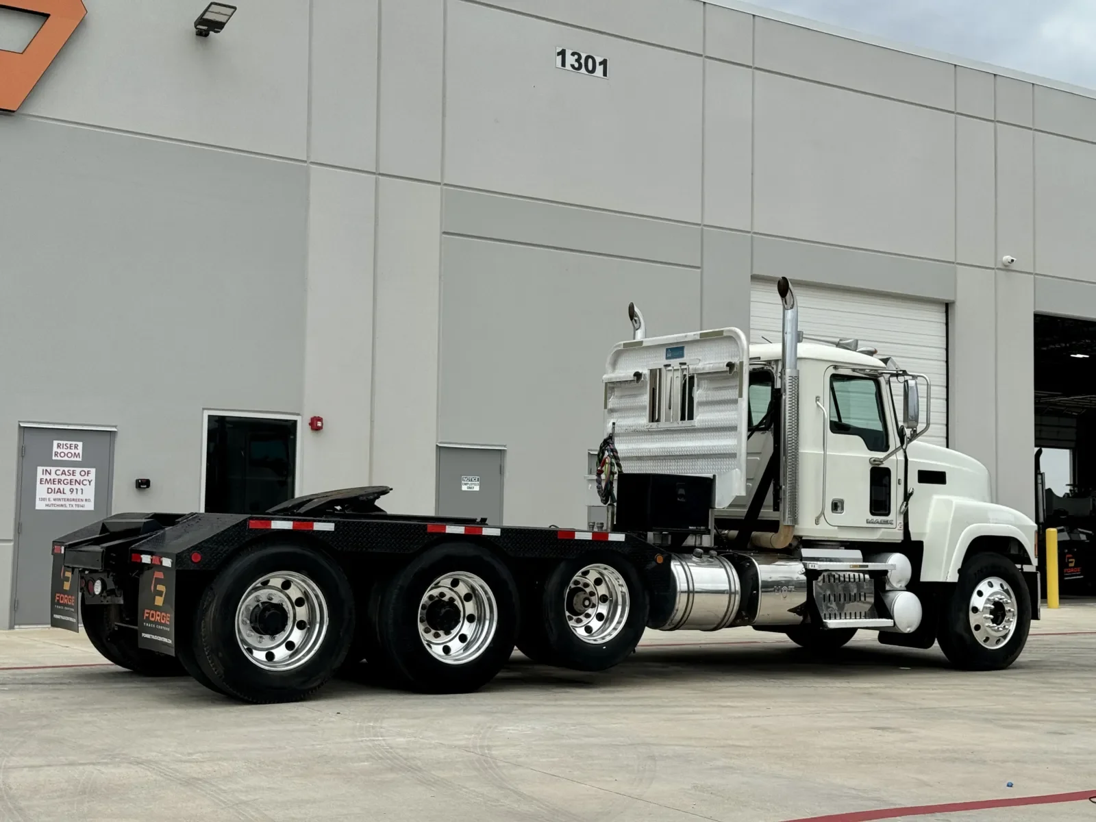 2015 Mack Pinnacle in Hutchins, TX — photo 5