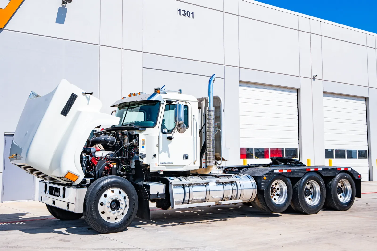 2015 Mack Pinnacle in Hutchins, TX — photo 10