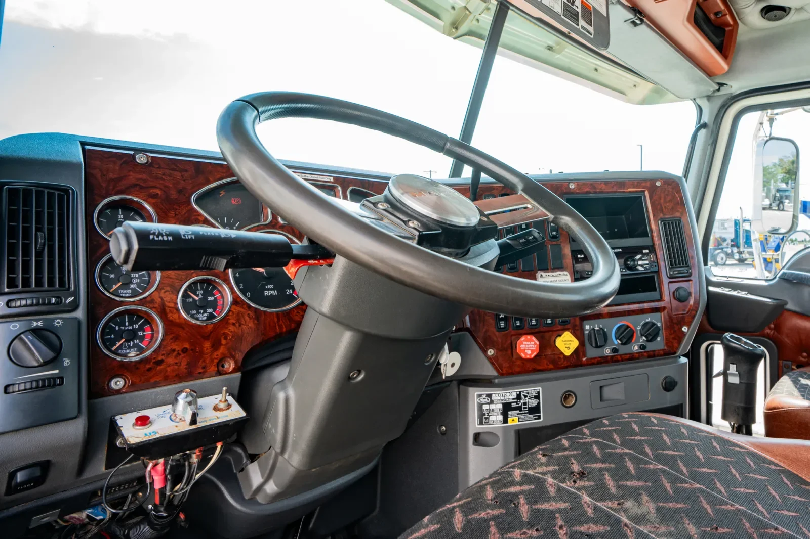 2015 Mack Pinnacle in Hutchins, TX — photo 15