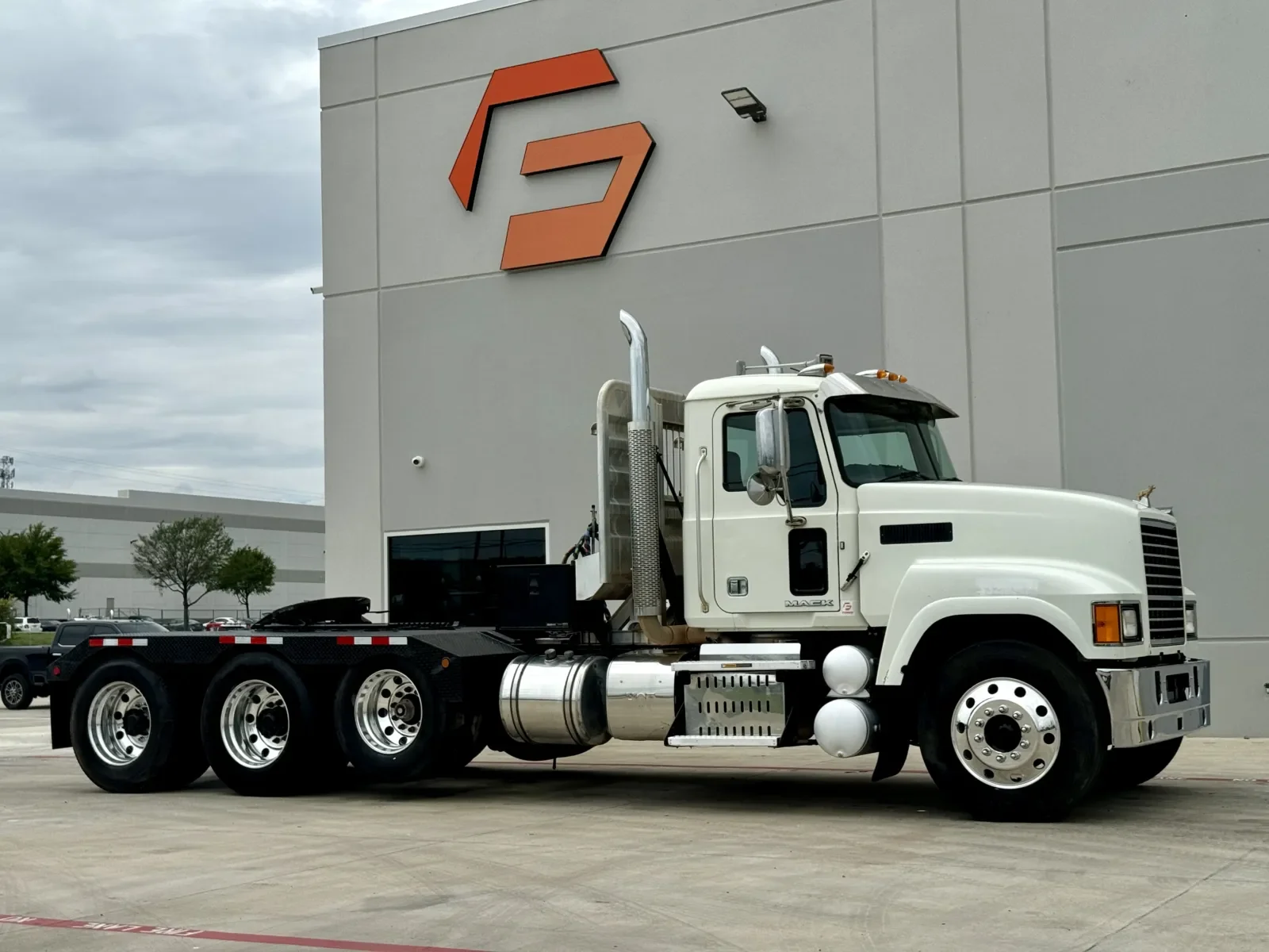 2015 Mack Pinnacle in Hutchins, TX