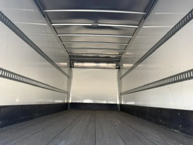 2022 Freightliner M2 106 — photo 9