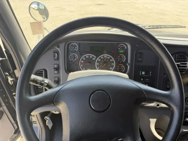 2022 Freightliner M2 106 — photo 11