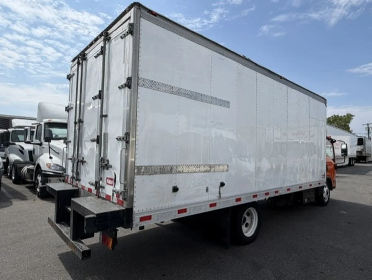 2020 Isuzu NQR in Farmingdale, NY — photo 4