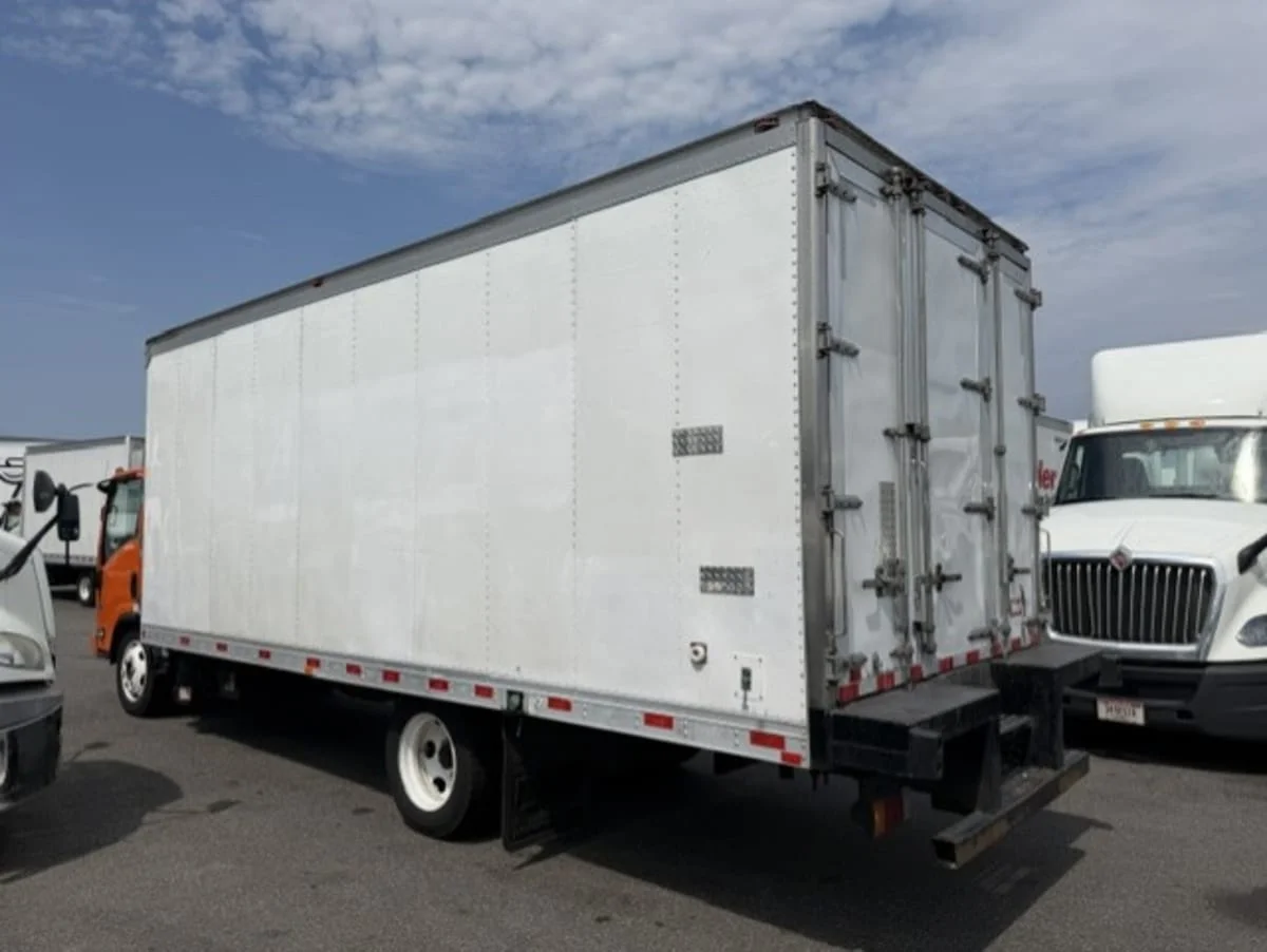 2020 Isuzu NQR in Farmingdale, NY — photo 6