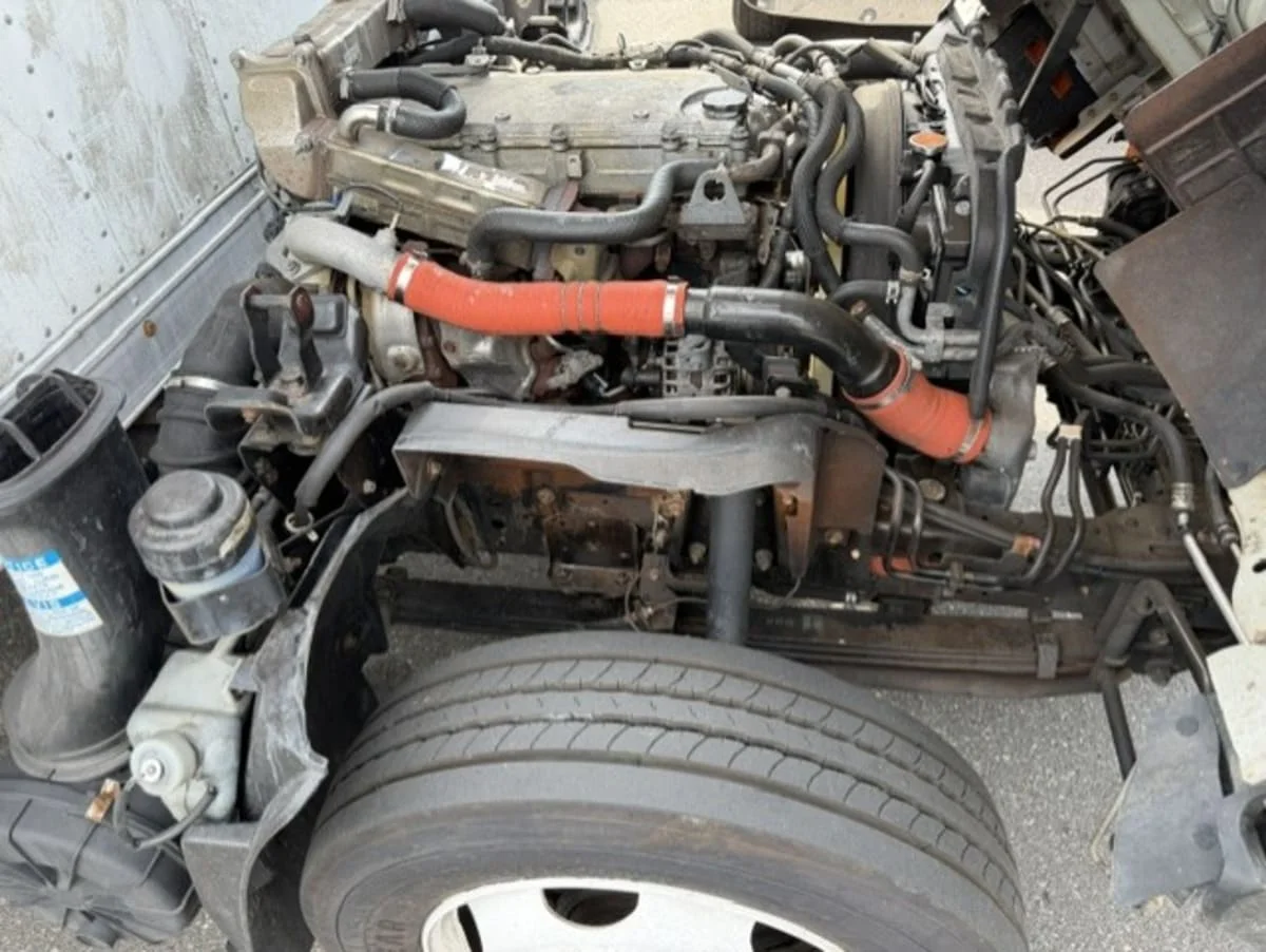 2020 Isuzu NQR in Farmingdale, NY — photo 12