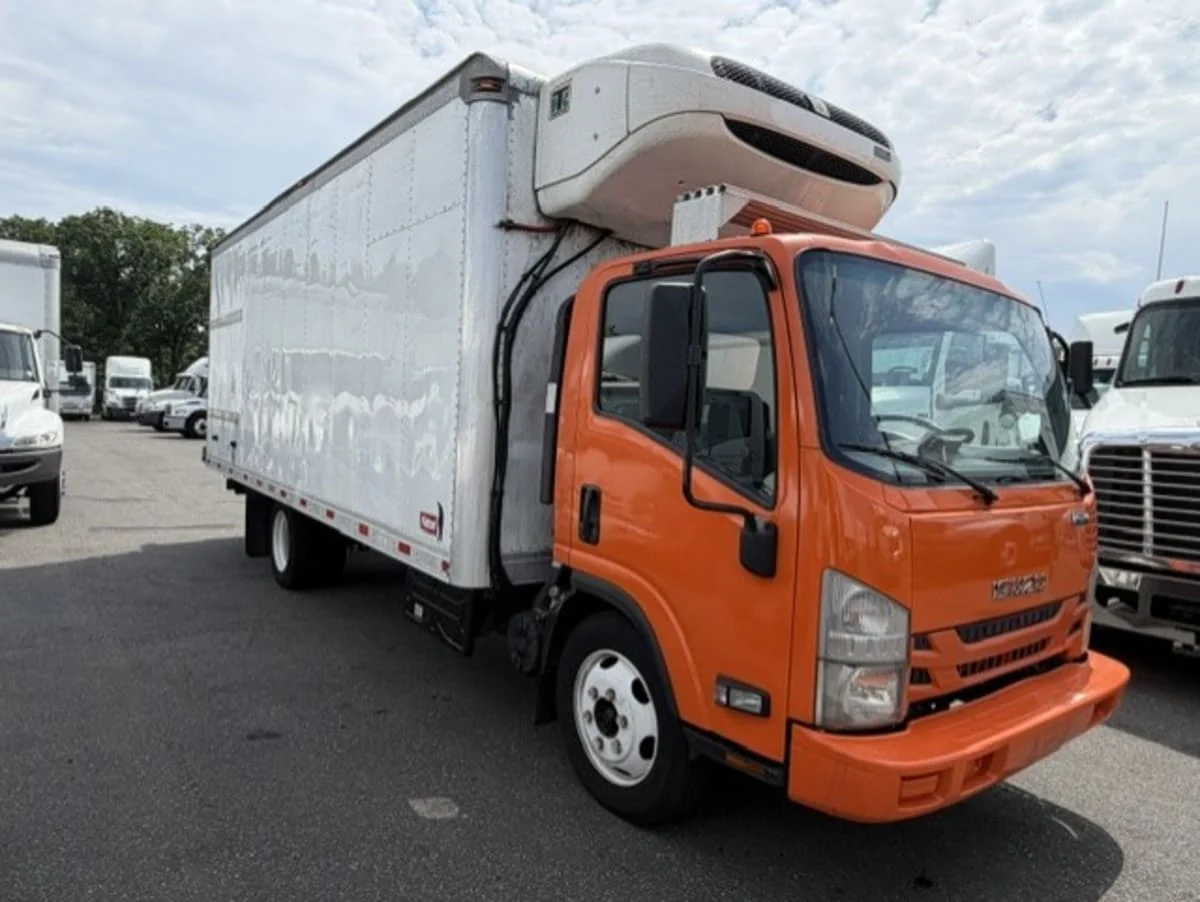 2020 Isuzu NQR in Farmingdale, NY — photo 3