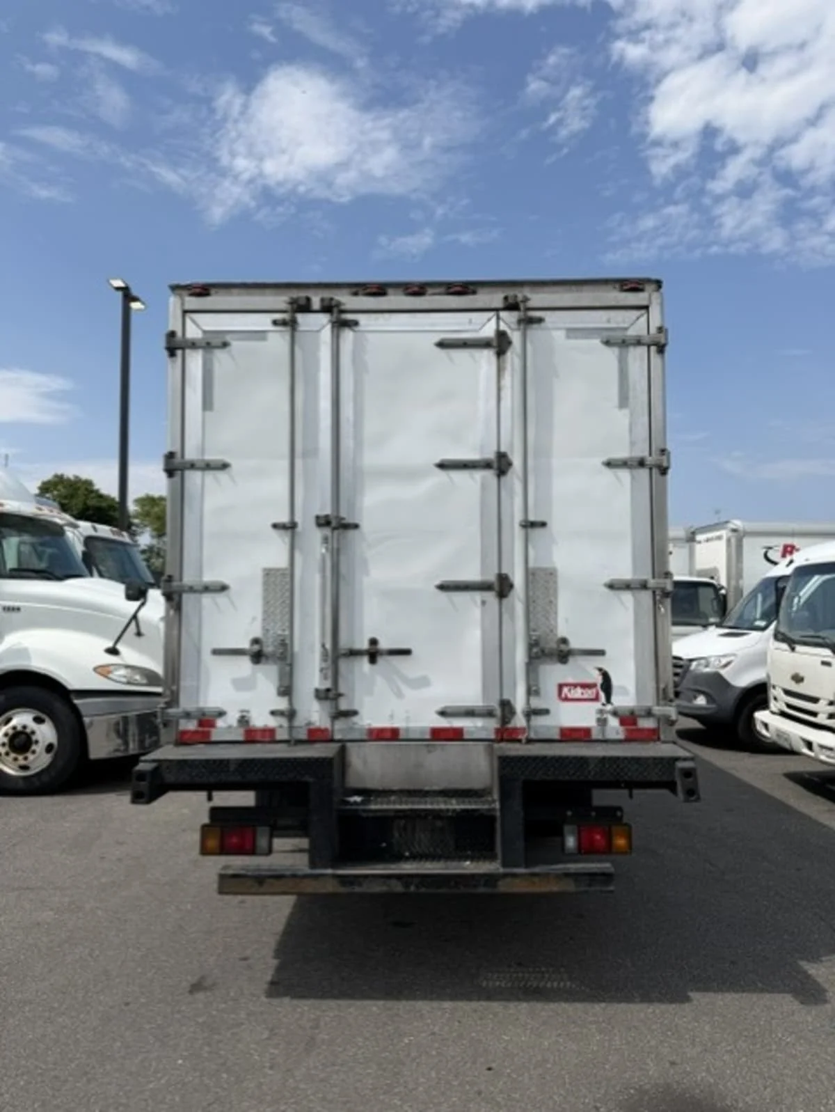2020 Isuzu NQR in Farmingdale, NY — photo 5