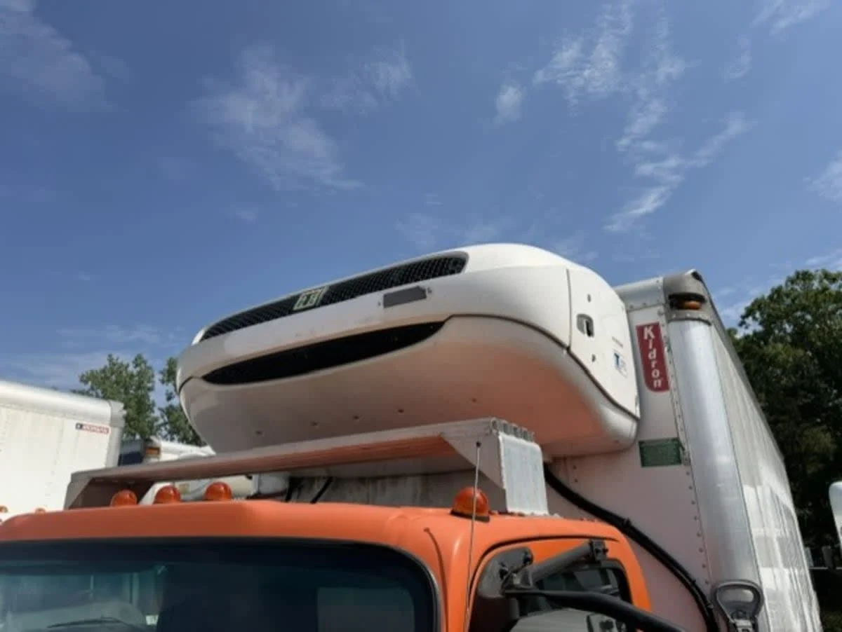 2020 Isuzu NQR in Farmingdale, NY — photo 7