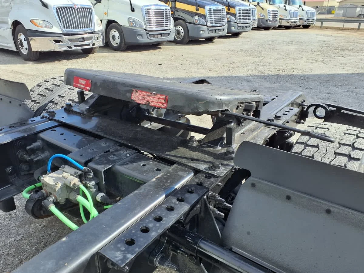 2019 International RH - image 13