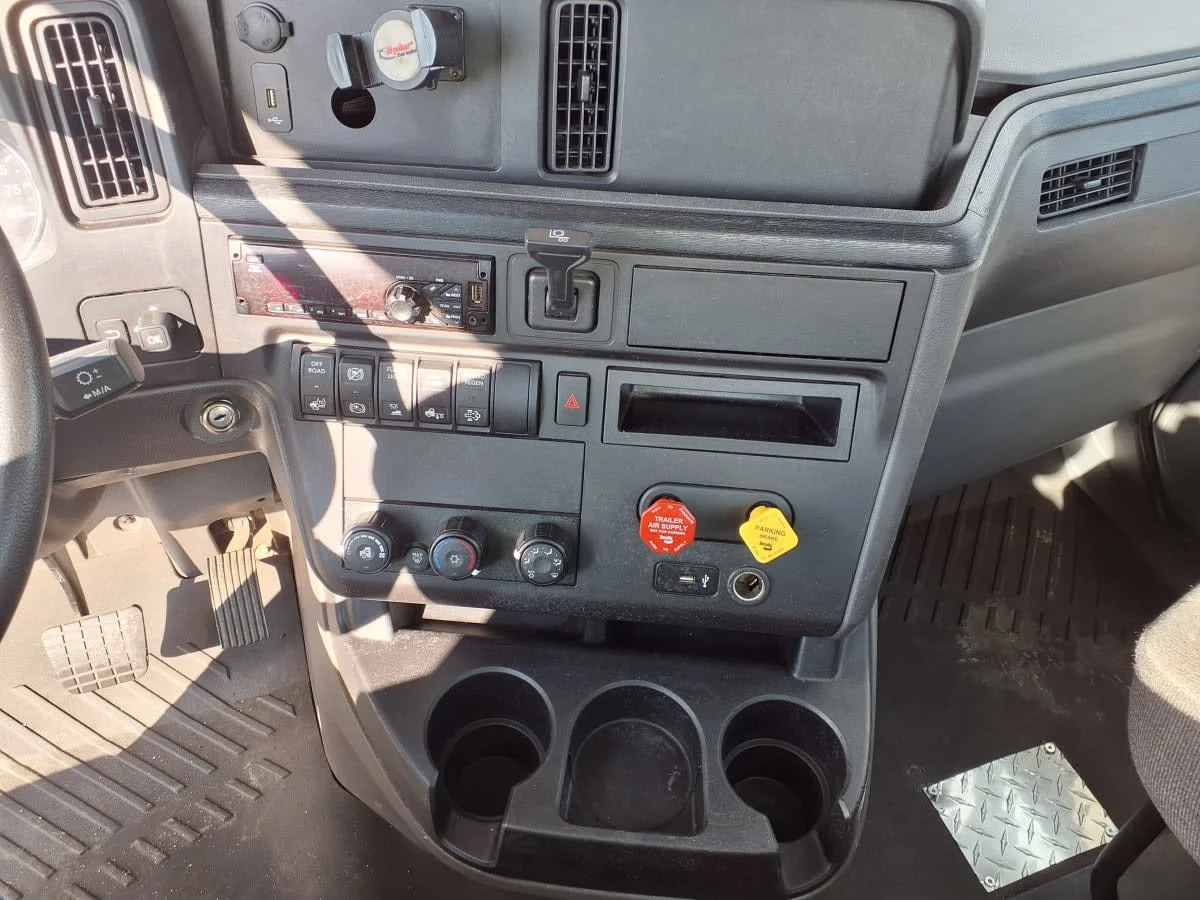 2019 International RH - image 11