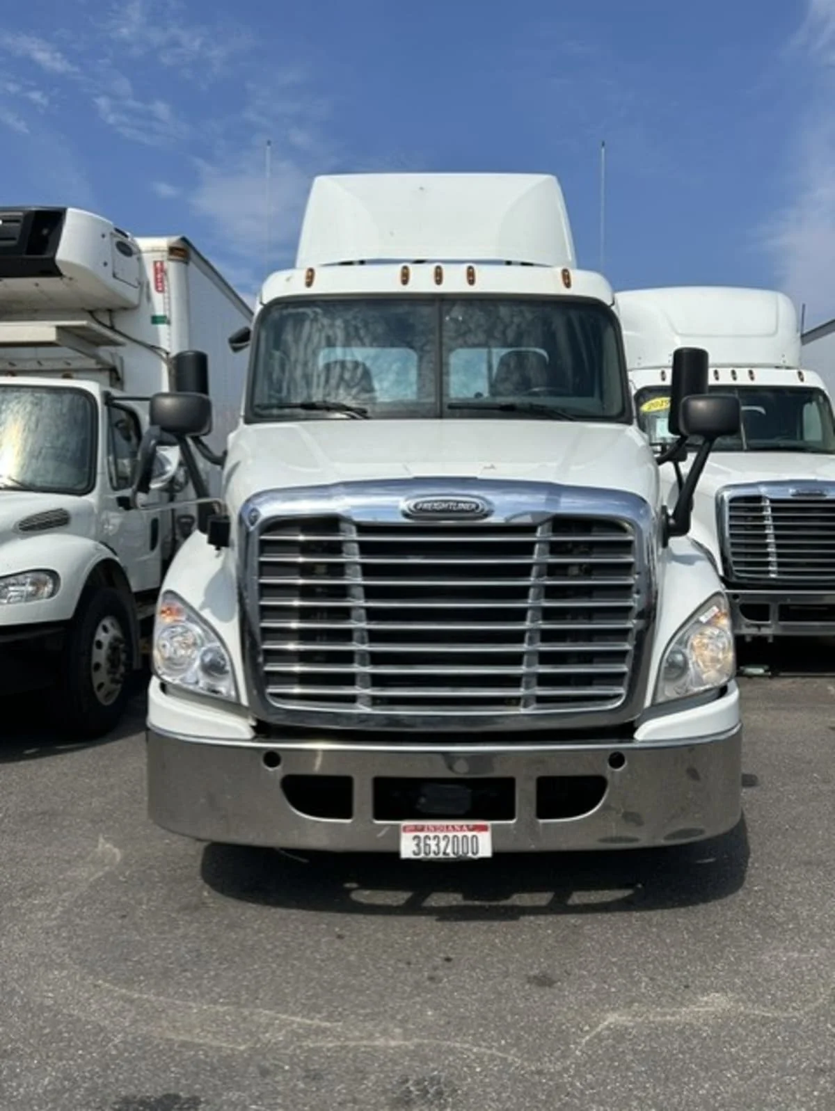 2019 Freightliner Cascadia in Farmingdale, NY — photo 2