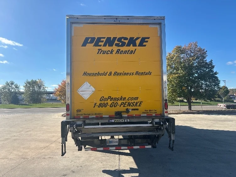 2020 Hino 338 - image 7