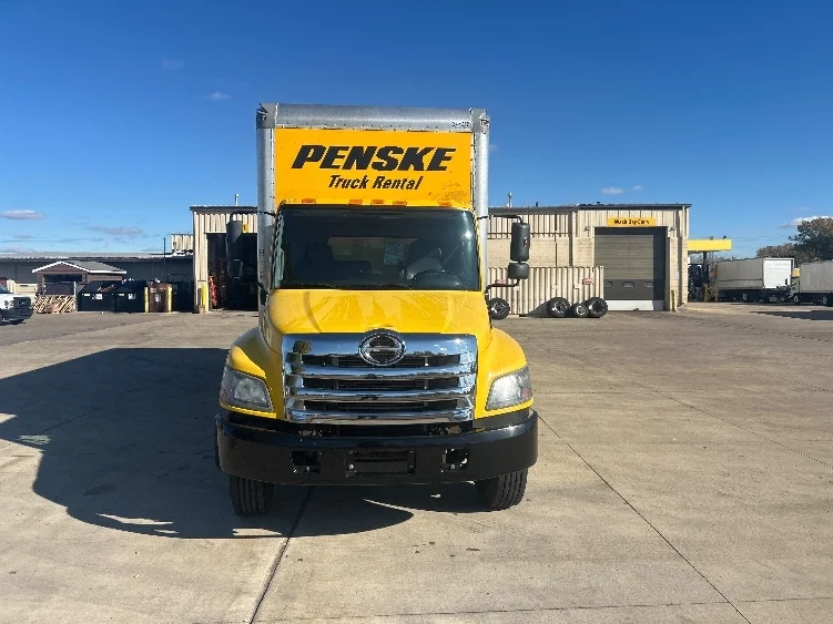 2020 Hino 338 - image 2