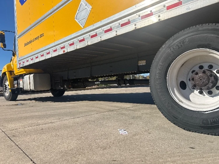 2020 Hino 338 - image 5