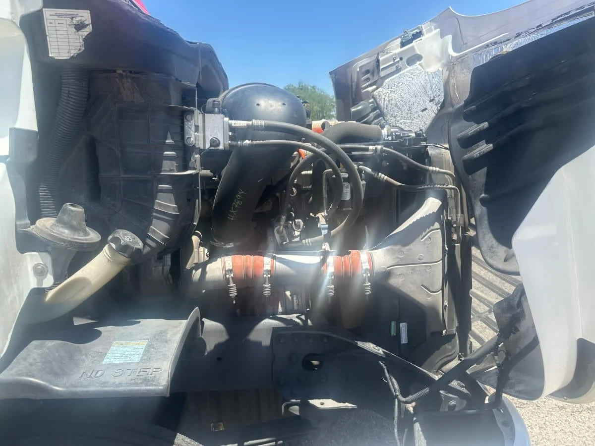 2017 Freightliner Cascadia - image 9