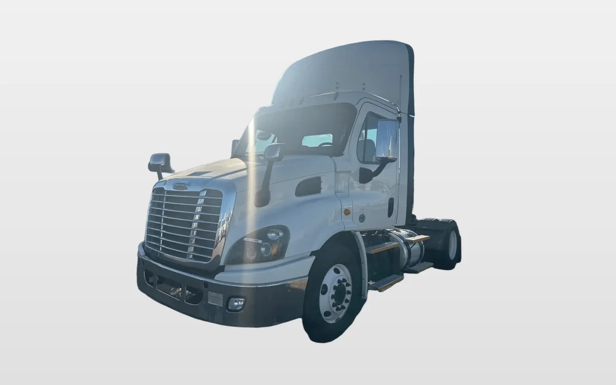 2017 Freightliner Cascadia - image 1