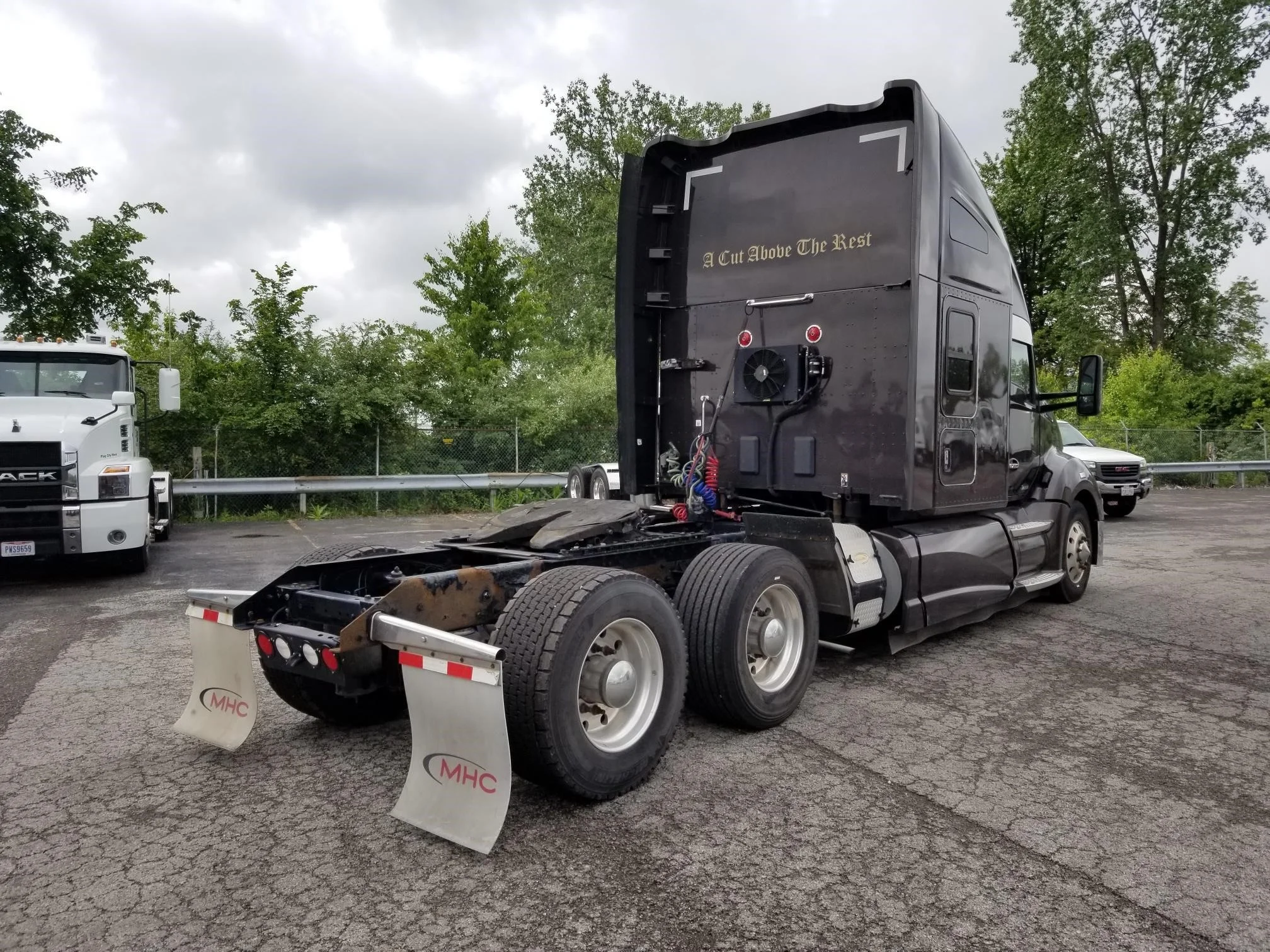 2015 Kenworth T680 - image 4