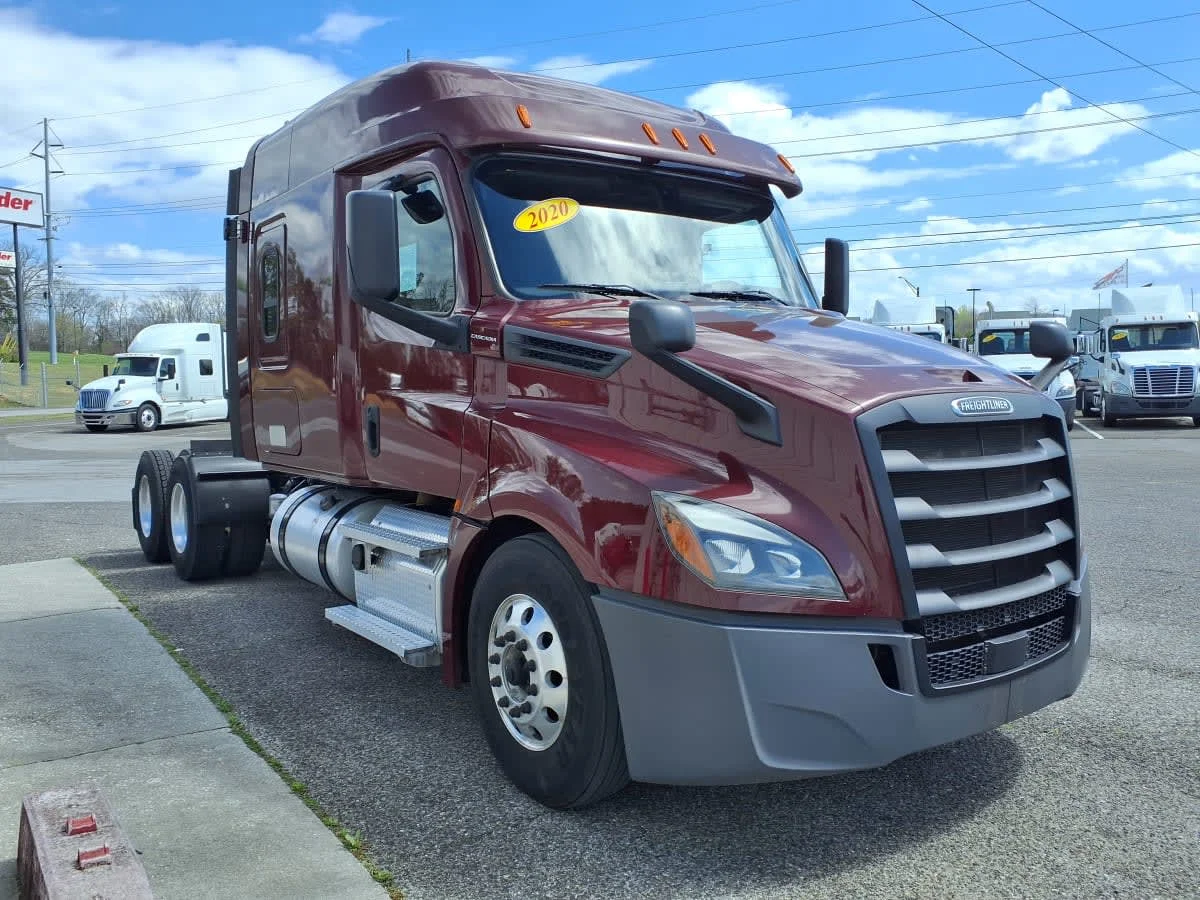 2020 Freightliner Cascadia in Knoxville, TN — photo 3