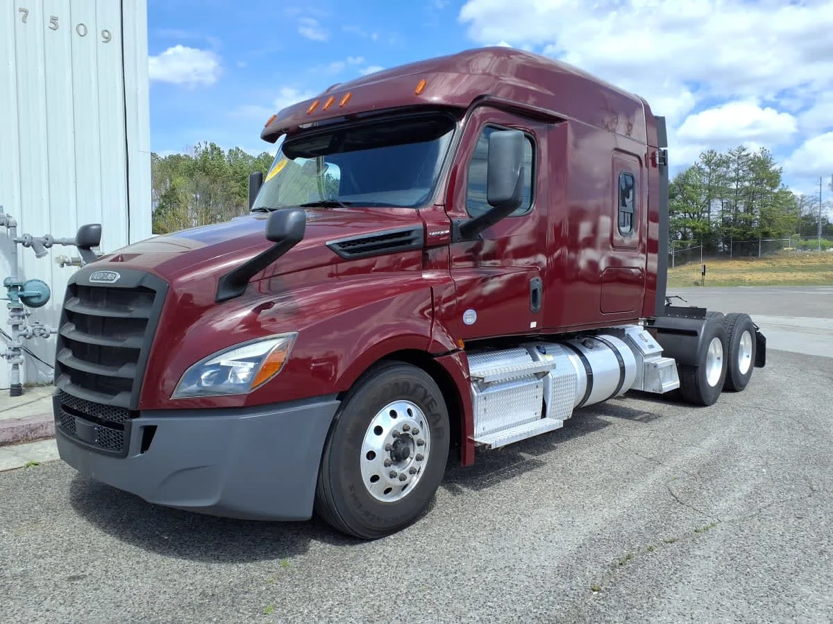 2020 Freightliner Cascadia in Knoxville, TN