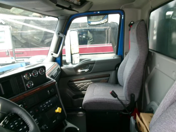 2026 International HX - image 13