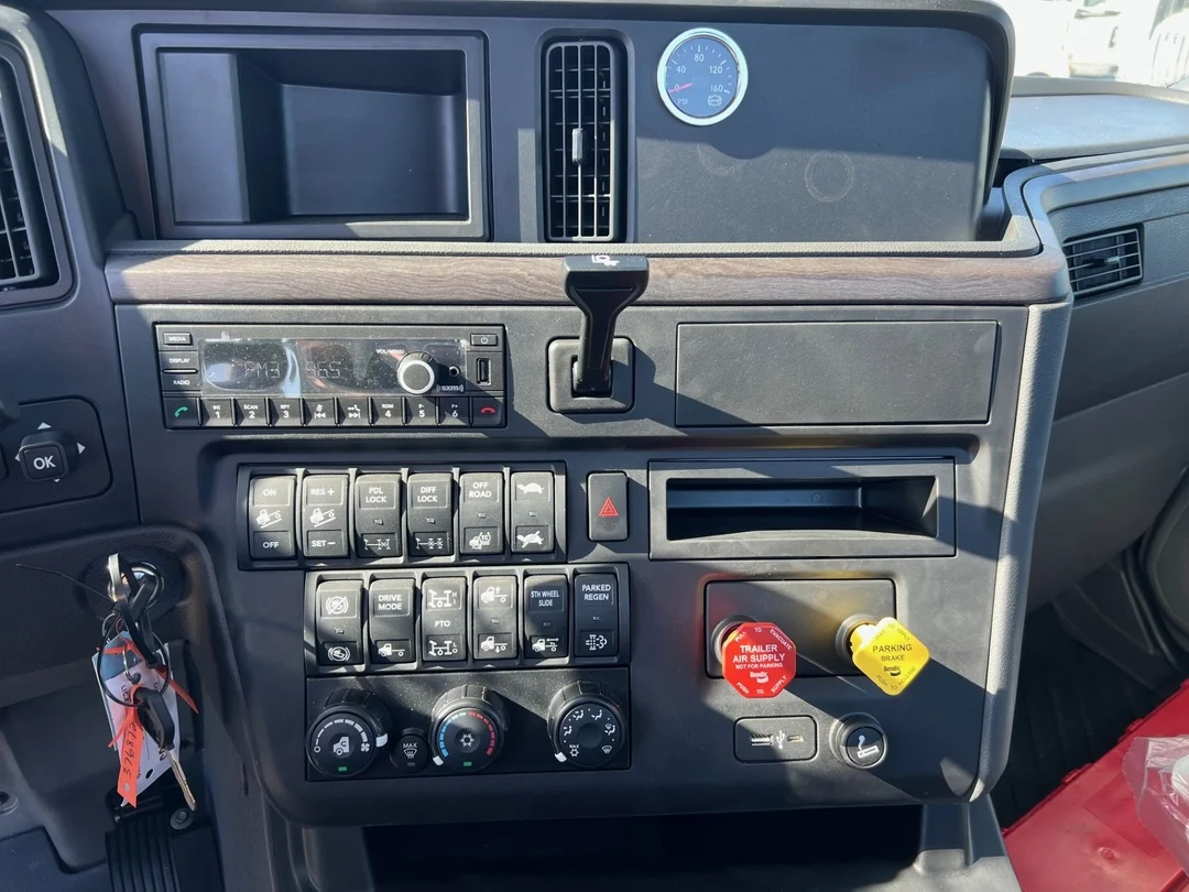 2026 International LT - image 14