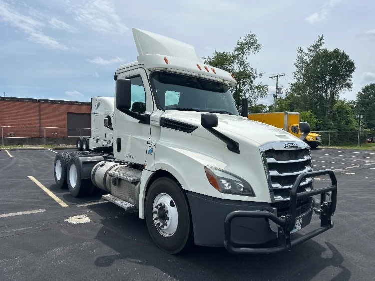 2019 Freightliner Cascadia in Indianapolis, IN
