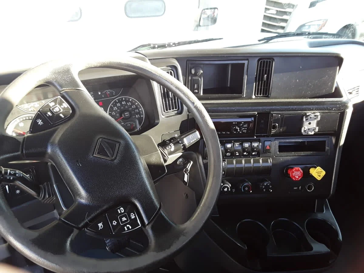 2020 International LT in Kansas City, MO — photo 8