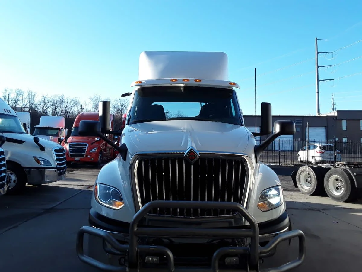 2020 International LT in Kansas City, MO — photo 2