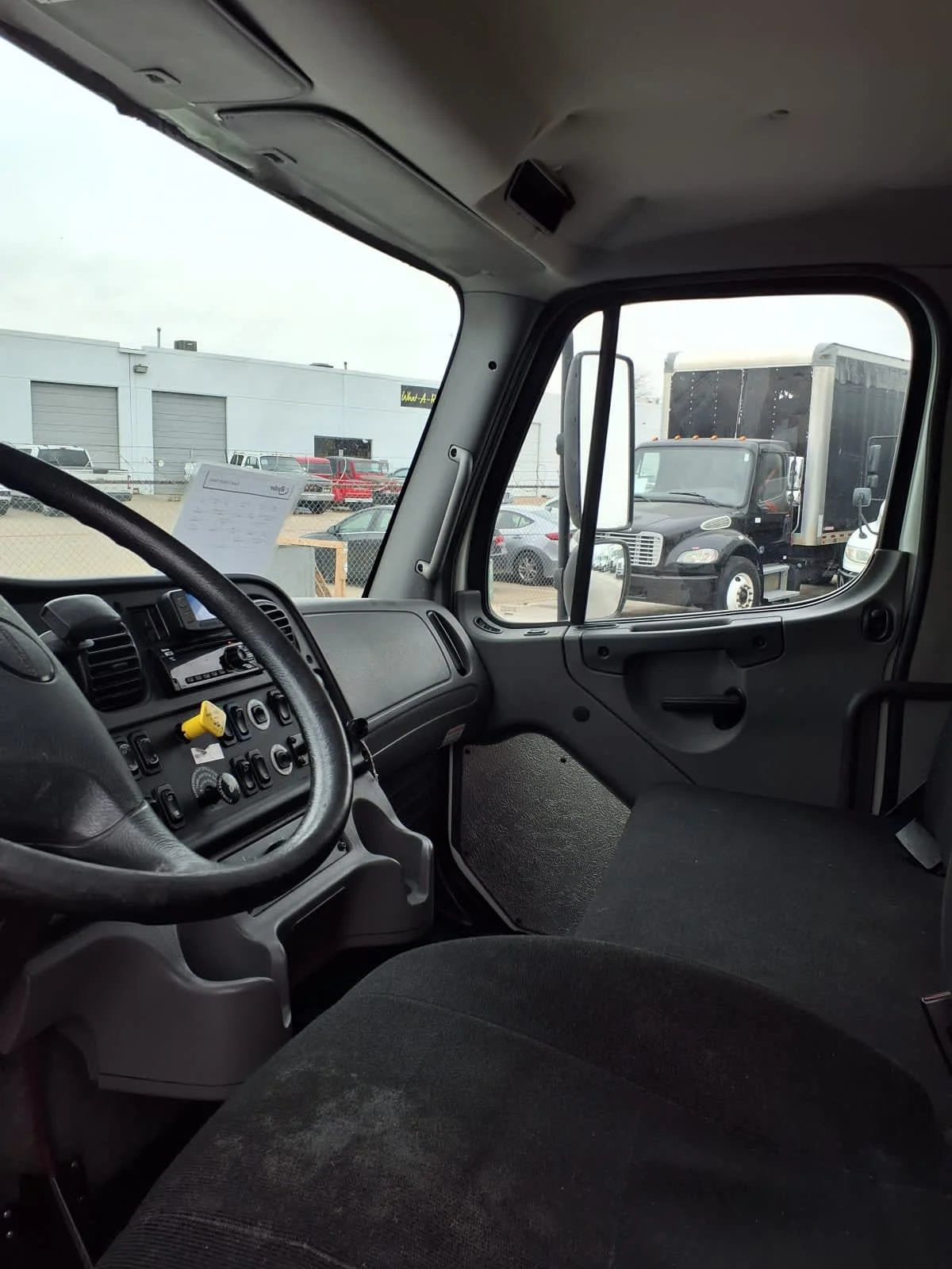 2018 Freightliner M2 106 - image 7