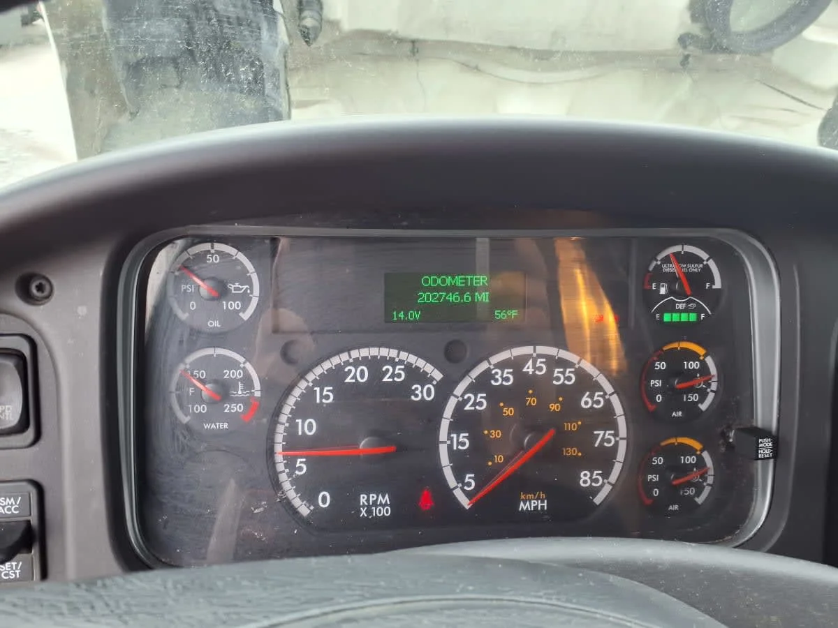 2018 Freightliner M2 106 - image 11