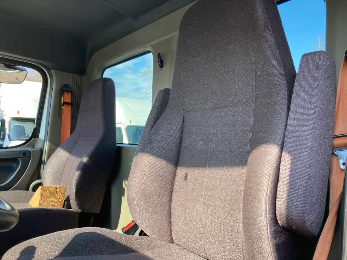2019 Freightliner Cascadia in Springfield, MA — photo 10