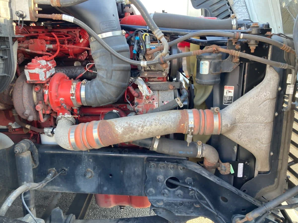 2019 Freightliner Cascadia - image 8