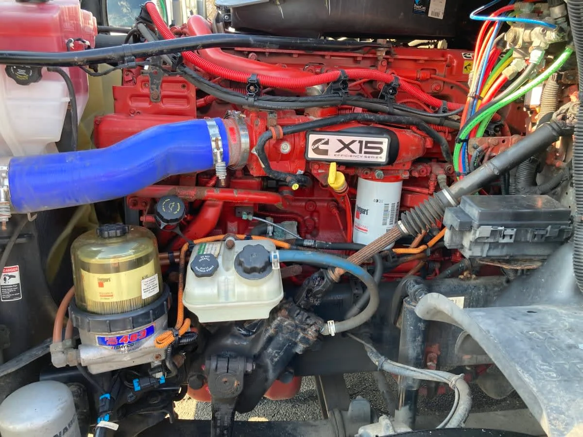 2019 Freightliner Cascadia - image 7