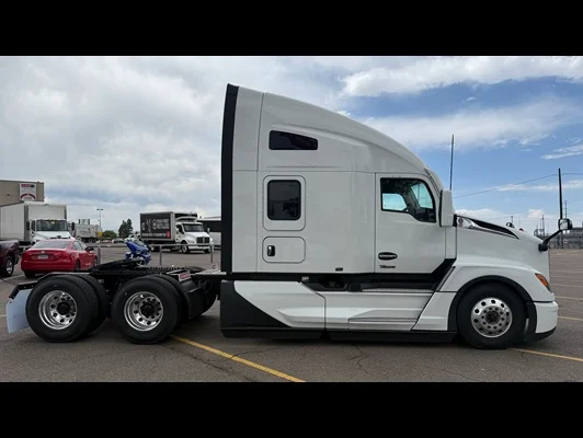 2027 Kenworth T680 in Denver, CO — photo 7