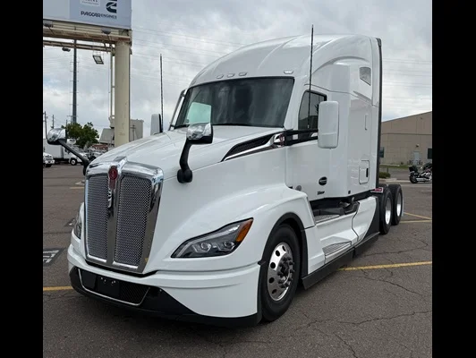 2027 Kenworth T680 in Denver, CO — photo 2