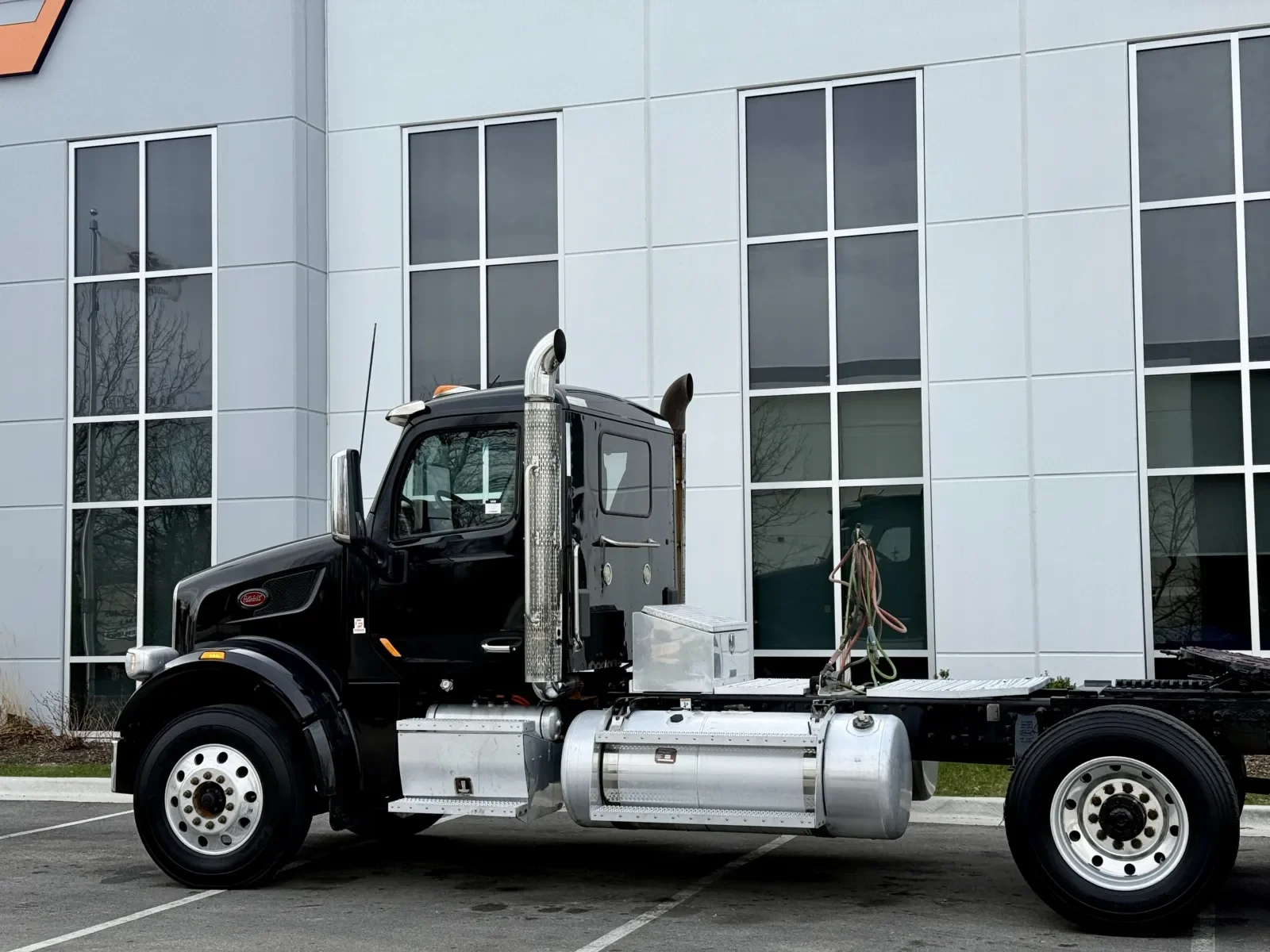 2020 Peterbilt 567 - image 8