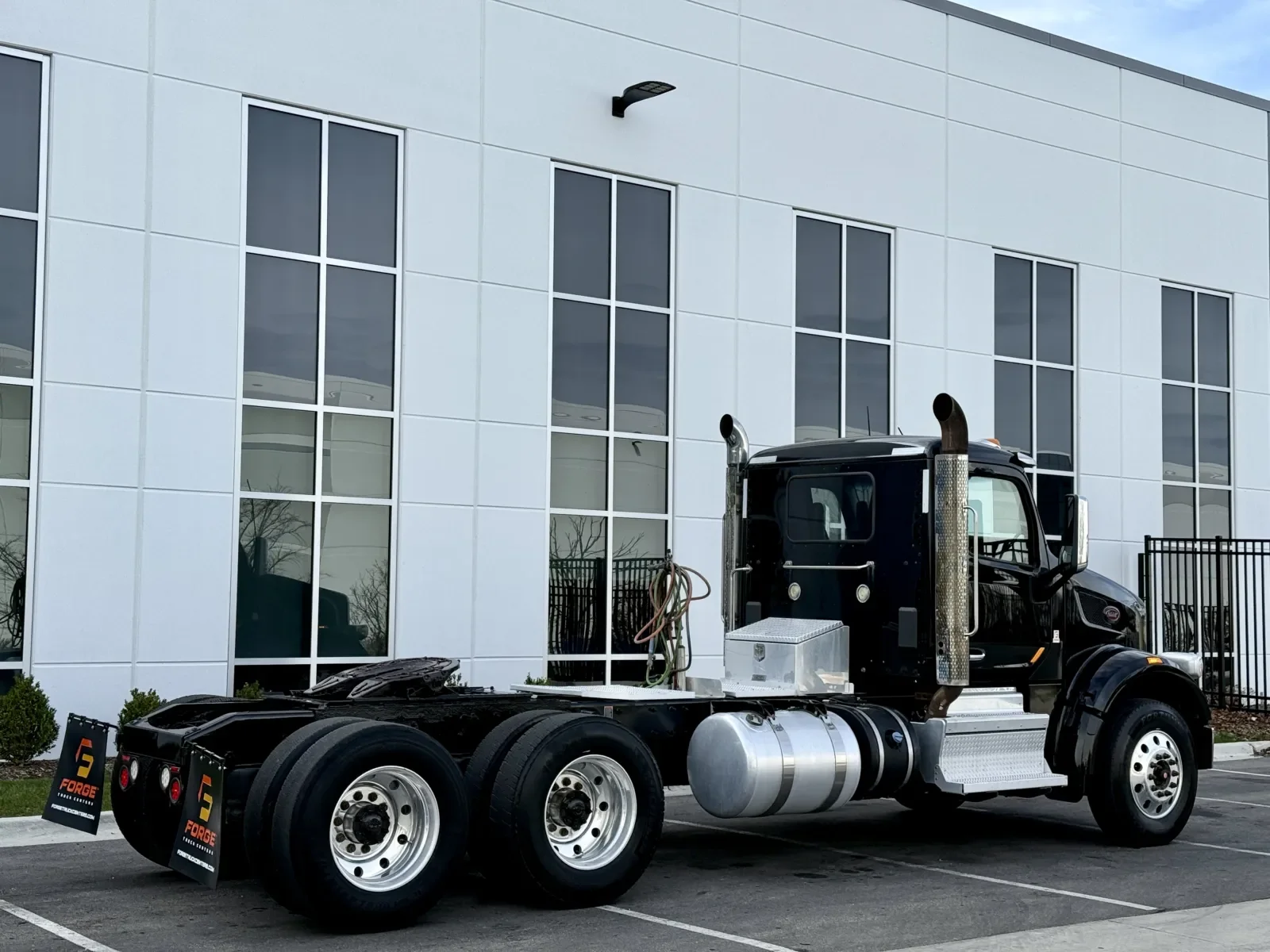 2020 Peterbilt 567 - image 5