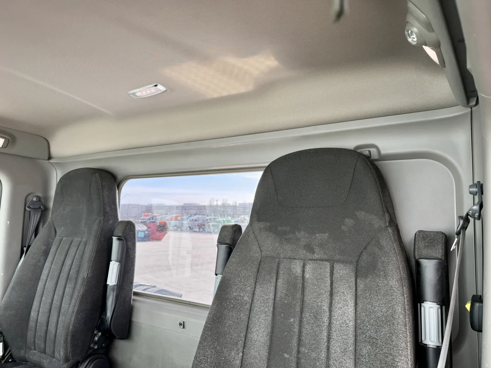 2020 Peterbilt 567 in New Lenox, IL — photo 20